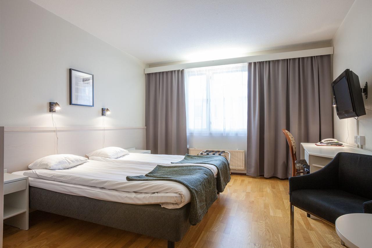 Pietarsaaren Kaupunginhotelli Jakobstad Esterno foto