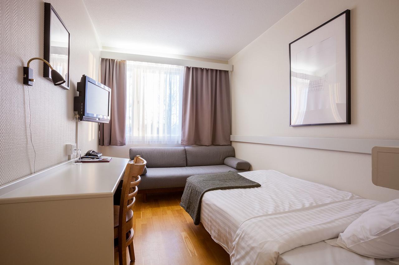 Pietarsaaren Kaupunginhotelli Jakobstad Esterno foto